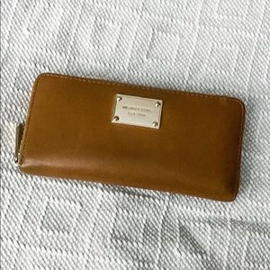 Camel Michael Kors Zip Wallet
